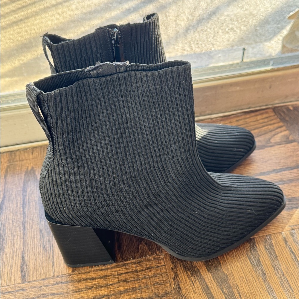 Torrid Stretch Ribbed Knit Ankle Bootie Block Heels Almond Toe Black Modern
